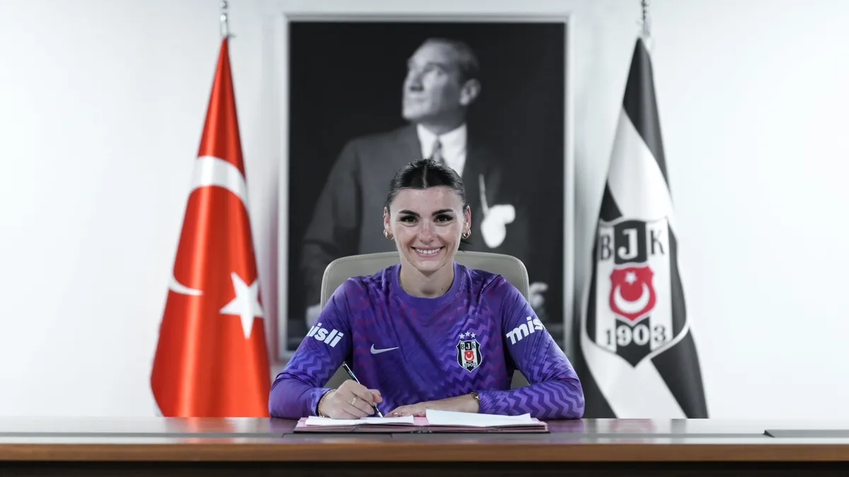 Beşiktaş, milli kaleci Selda Akgöz'ü transfer etti