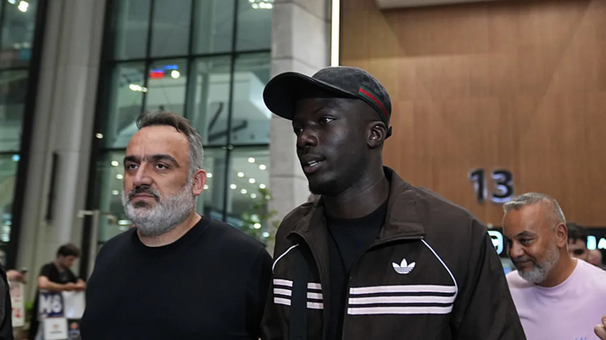 Beşiktaş'ın yeni transferi Kassoum Ouattara İstanbul'da