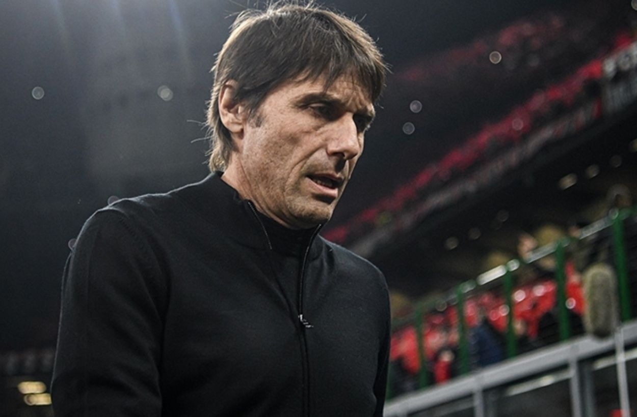 Napoli, Antonio Conte ile yollarını ayırdı; Fenerbahçe'nin teknik direktör adayları arasında!
