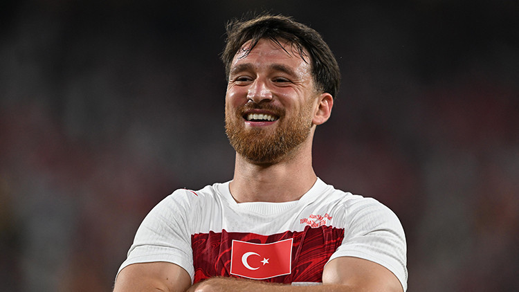 Beşiktaş, Salih Özcan ile Anlaşma Sağladı: İstanbul'a Geliş Saati Belli Oldu