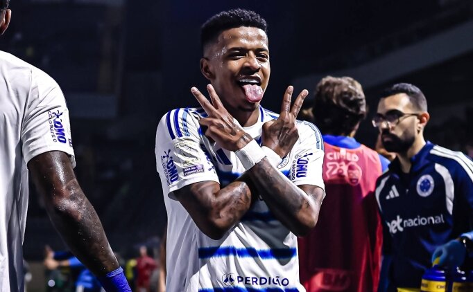 Roma, Beşiktaş'tan Cruzeiro'ya giden Keny Arroyo'yu gündemine aldı