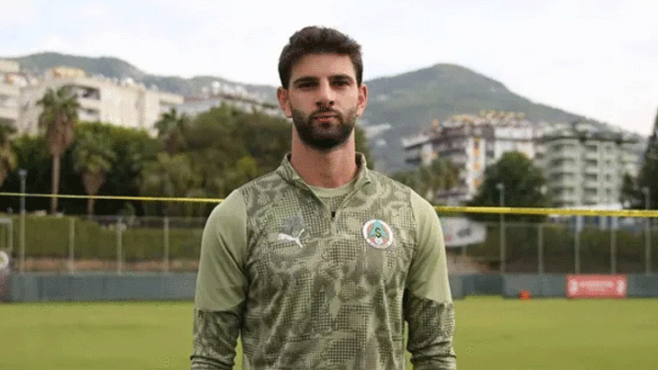 Beşiktaş, Ümit Akdağ ile 4 yıllık sözleşme imzaladı