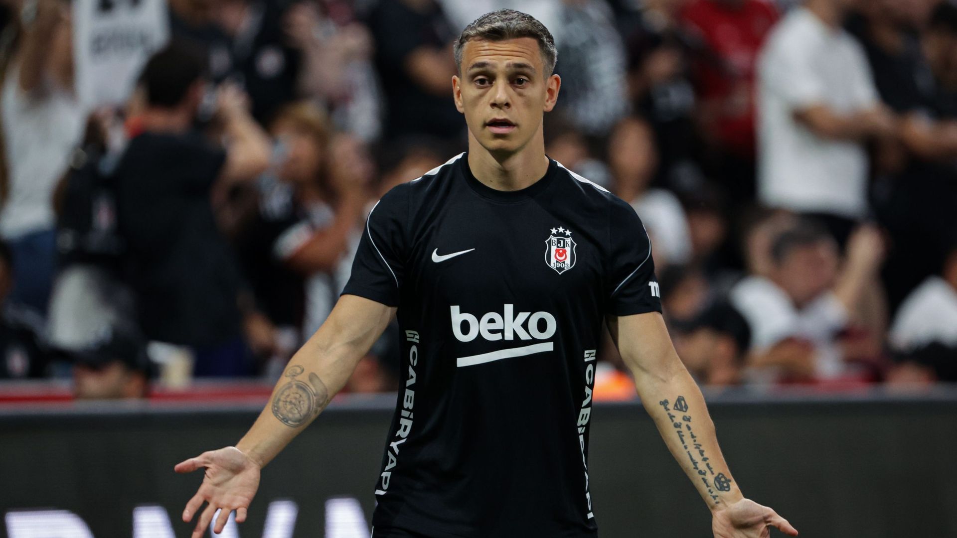 Beşiktaş, Trossard'ın golüyle 3-0 kazandı ve liderliğe yükseldi