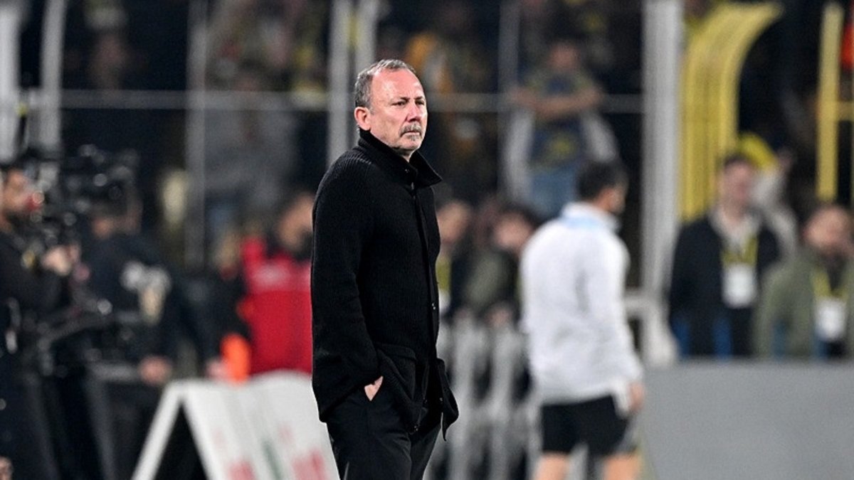 Beşiktaş, Antalyaspor'u Yenerek Fenerbahçe Yenilgisini Unutmak İstiyor