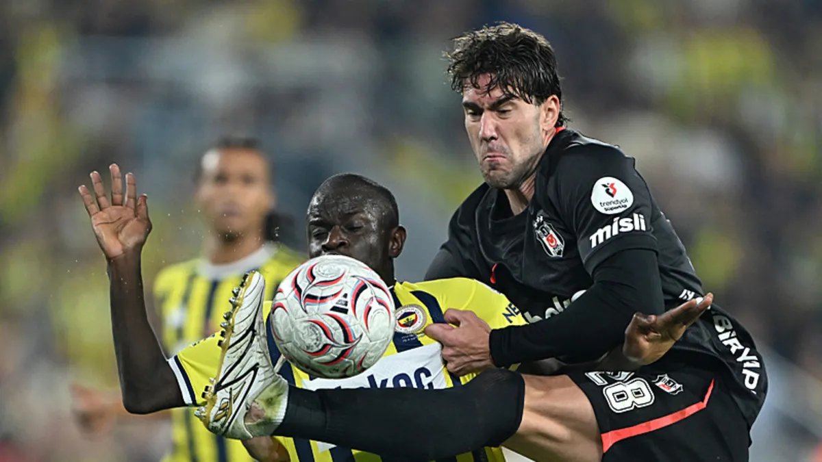 Beşiktaş, Kadıköy'de Fenerbahçe'yi 2-1 mağlup etti