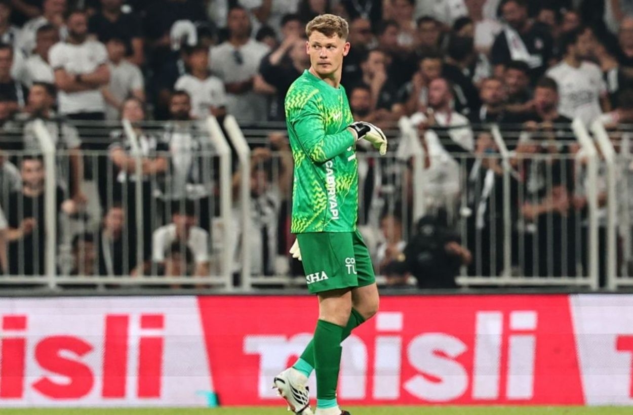 Beşiktaş'ın yeni kalecisi Nübel, Midjtylland karşısında güven verdi