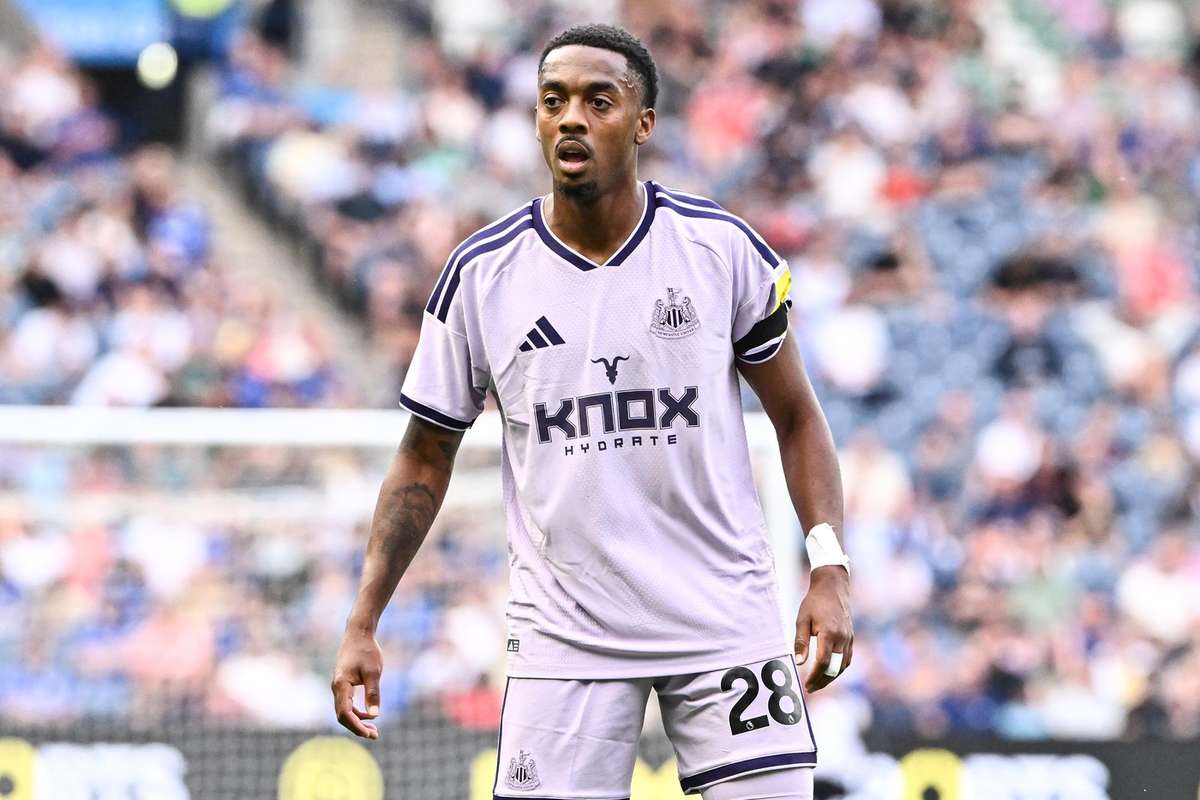 Beşiktaş, Newcastle'dan Joe Willock'u 20 milyon sterlinle transfer etmek istiyor