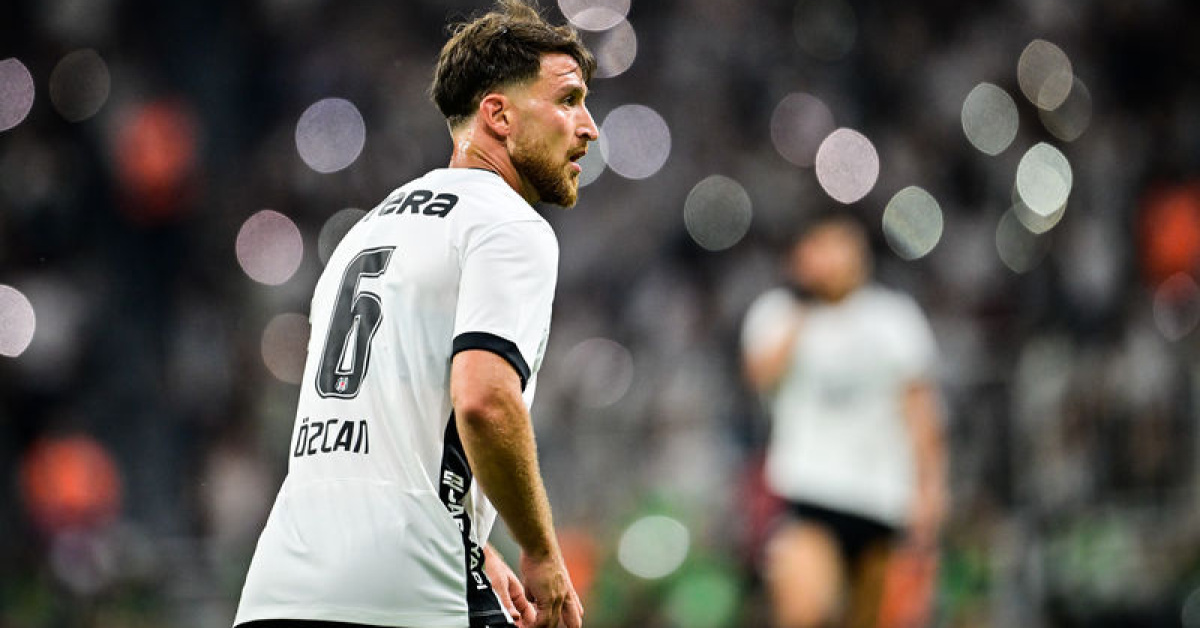 Salih Özcan'dan Beşiktaş taraftarlarına övgü dolu sözler