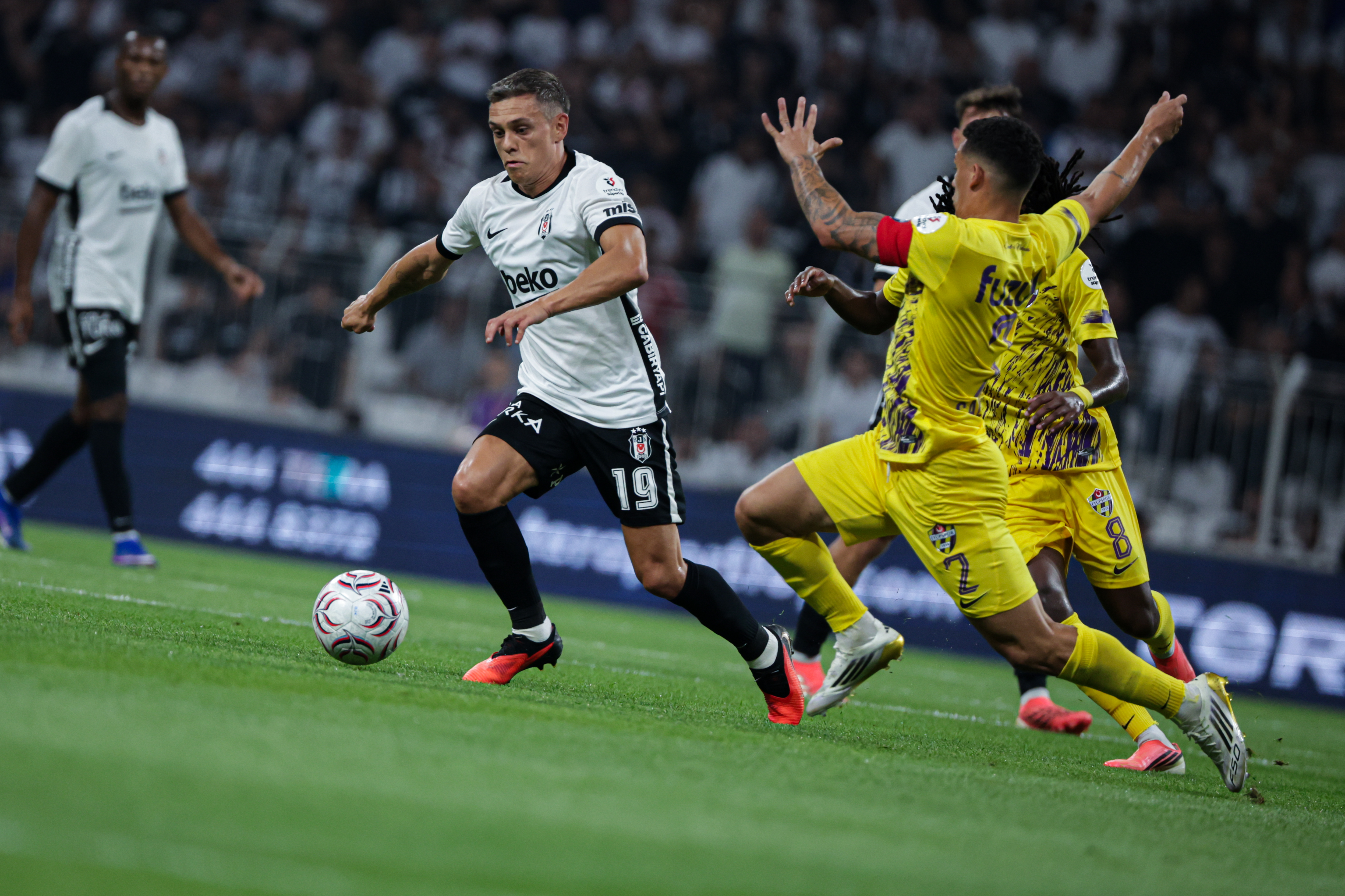 Beşiktaş 11. sırada: Leandro Trossard 66 dakika sahada kaldı