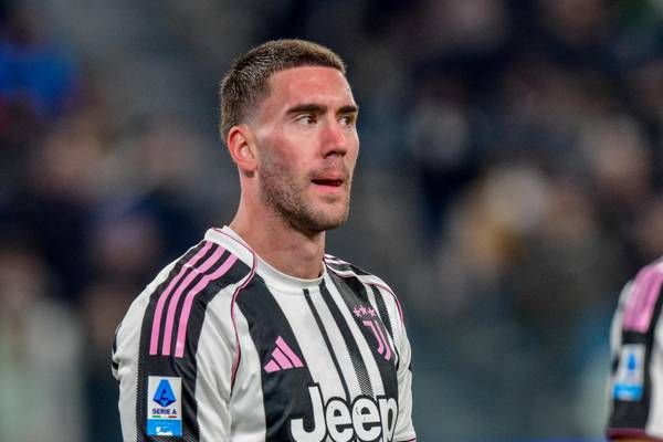 Vlahovic ve Skriniar'dan Fenerbahçe-Beşiktaş derbisinde gergin anlar