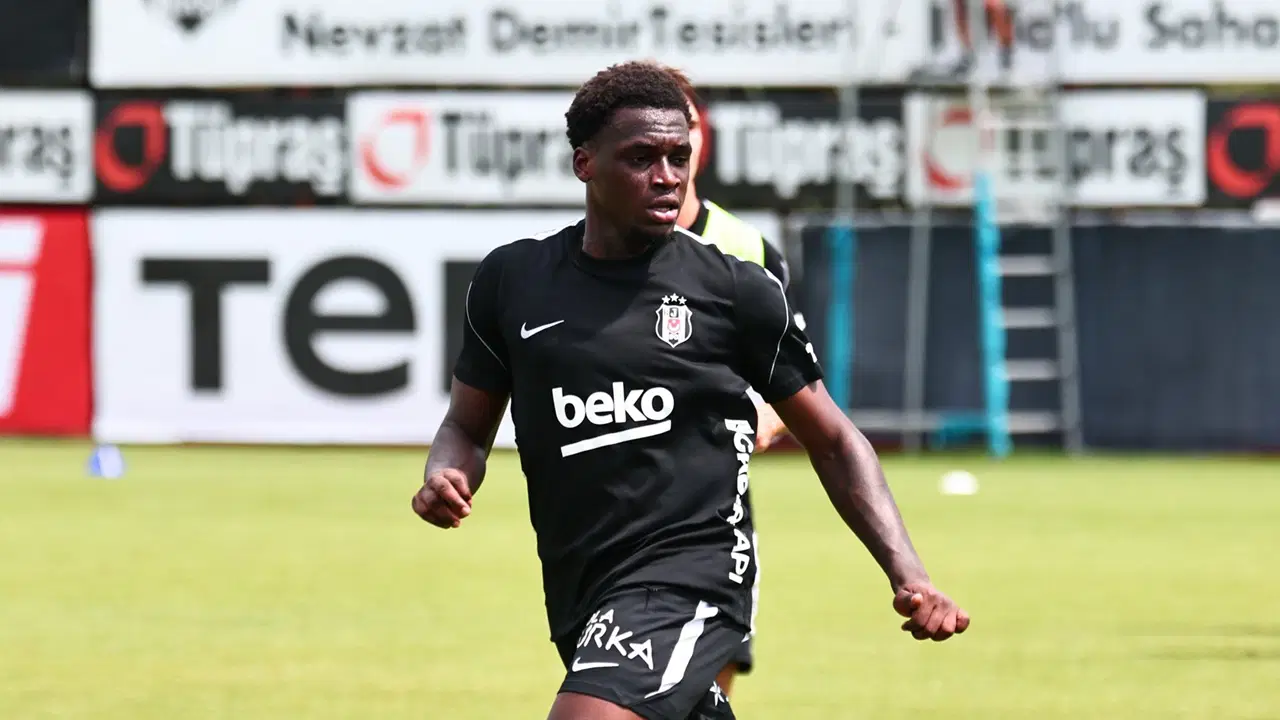 Beşiktaş'ın yeni transferleri antrenmana çıktı!