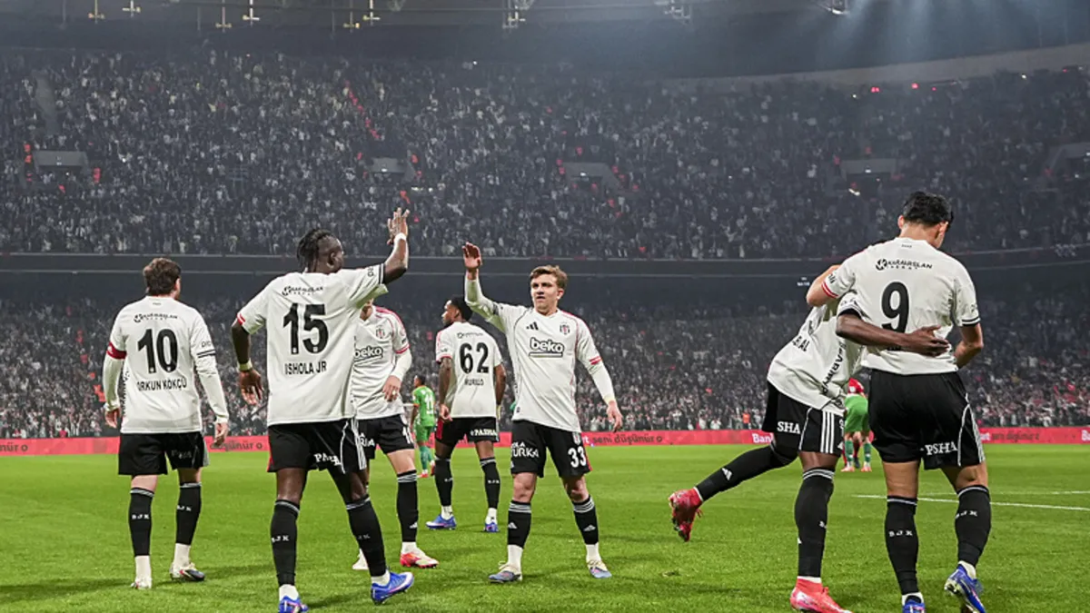 Beşiktaş'ta Ersin Destanoğlu ile yollar ayrılıyor!