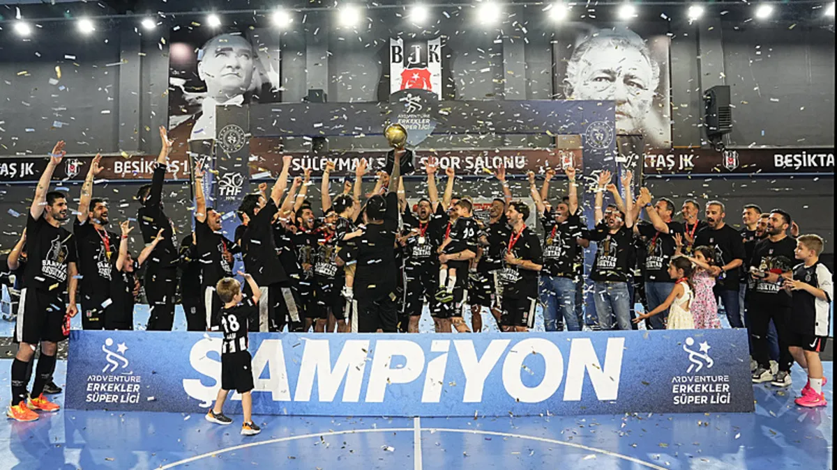 Beşiktaş Hentbol Takımı, Şampiyonluk Kupasını Aldı!
