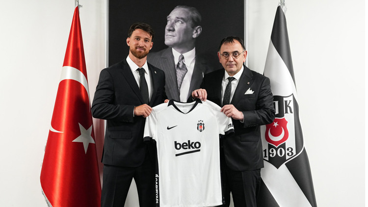 Beşiktaş, Salih Özcan ile 3+1 Yıllık Sözleşme İmzaladı