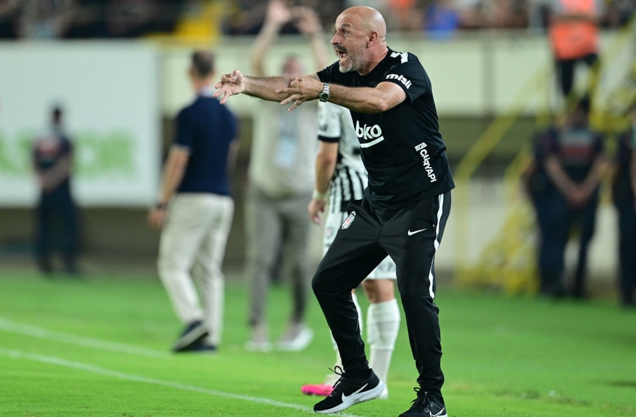 Beşiktaş, Alanyaspor karşısında hakem kararlarıyla sarsıldı!