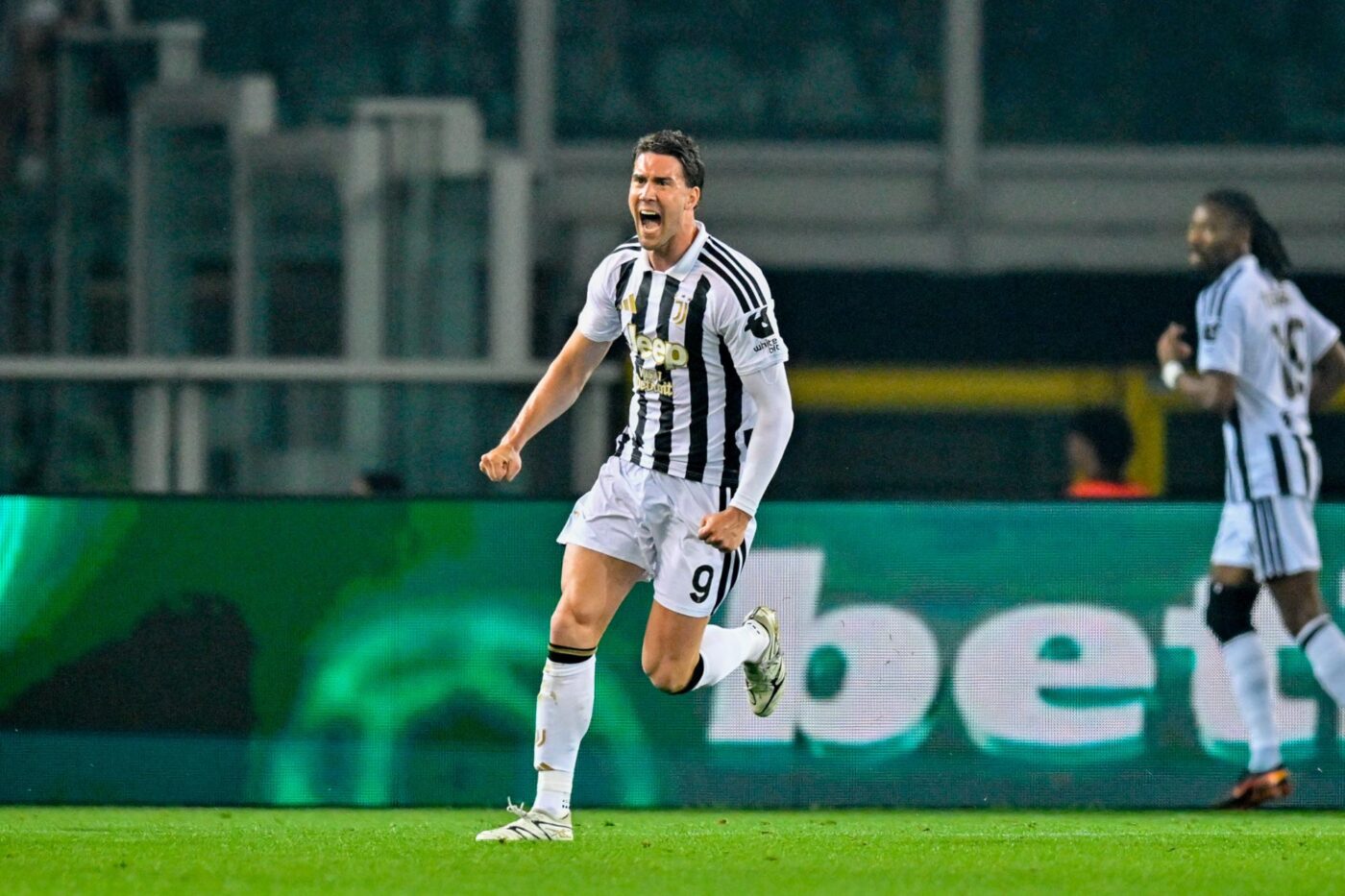 Dušan Vlahović Beşiktaş'a transfer oldu!