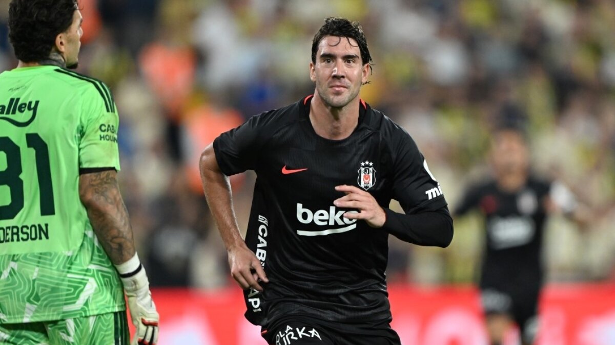 Beşiktaş, Fenerbahçe'yi 2-1 mağlup ederek derbiyi kazandı