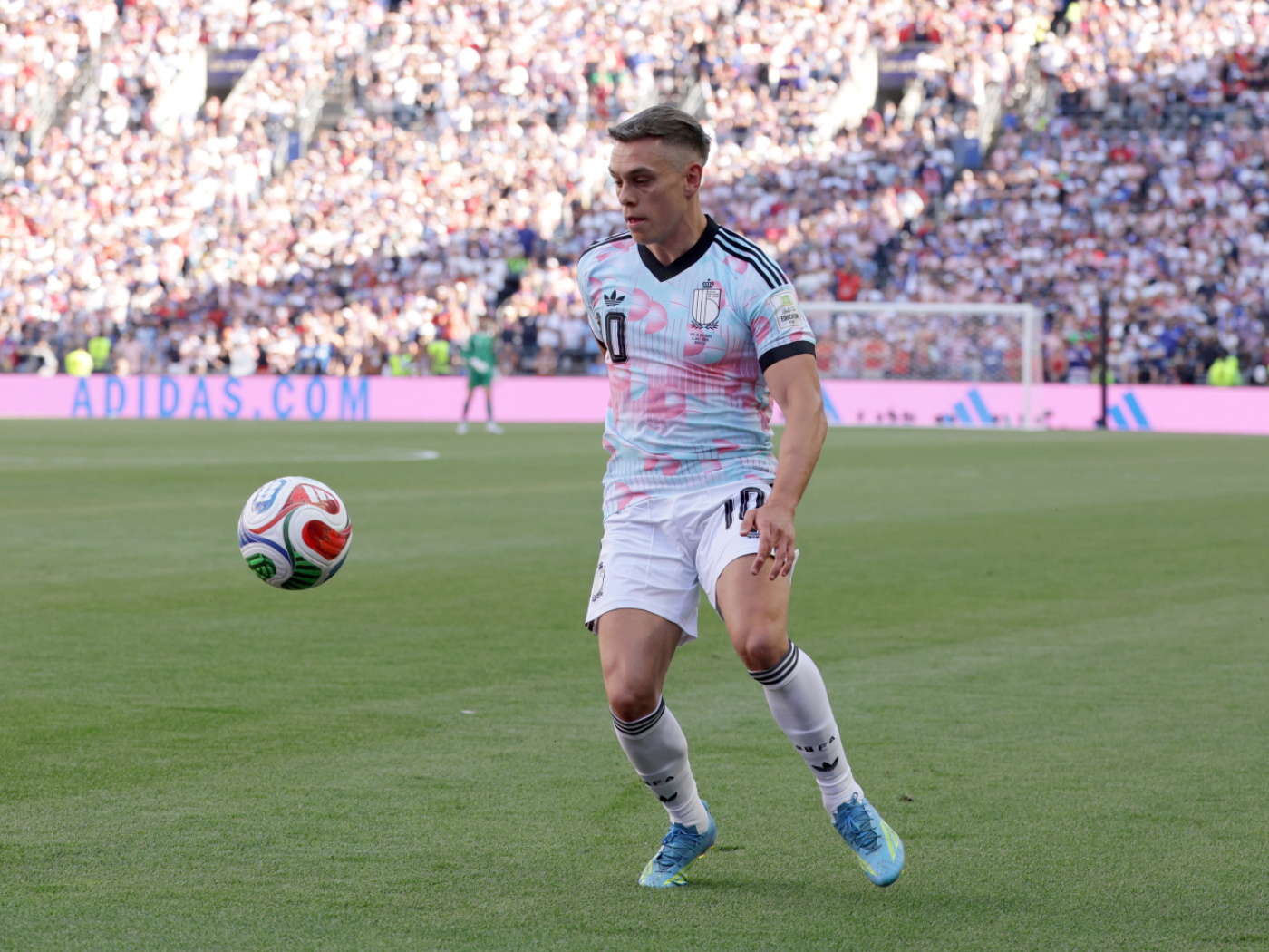 Leandro Trossard, Beşiktaş'a transfer oldu!