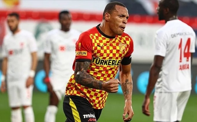 Titi'den Beşiktaş itirafı: İmzaya çok yaklaşmıştım