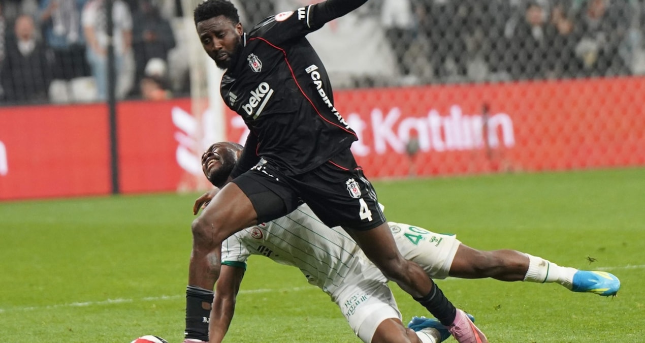 Beşiktaş'a Midtjylland maçı öncesi Wilfred Ndidi'den kötü haber!