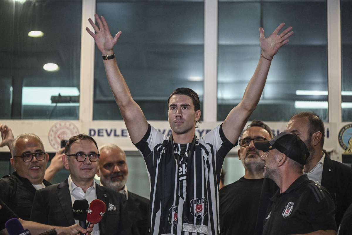 Dusan Vlahovic, Beşiktaş ile 3 yıllık sözleşme imzaladı