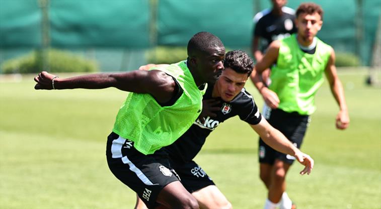 Beşiktaş, Midtjylland Maçı İçin Hazırlıklarını Sürdürüyor