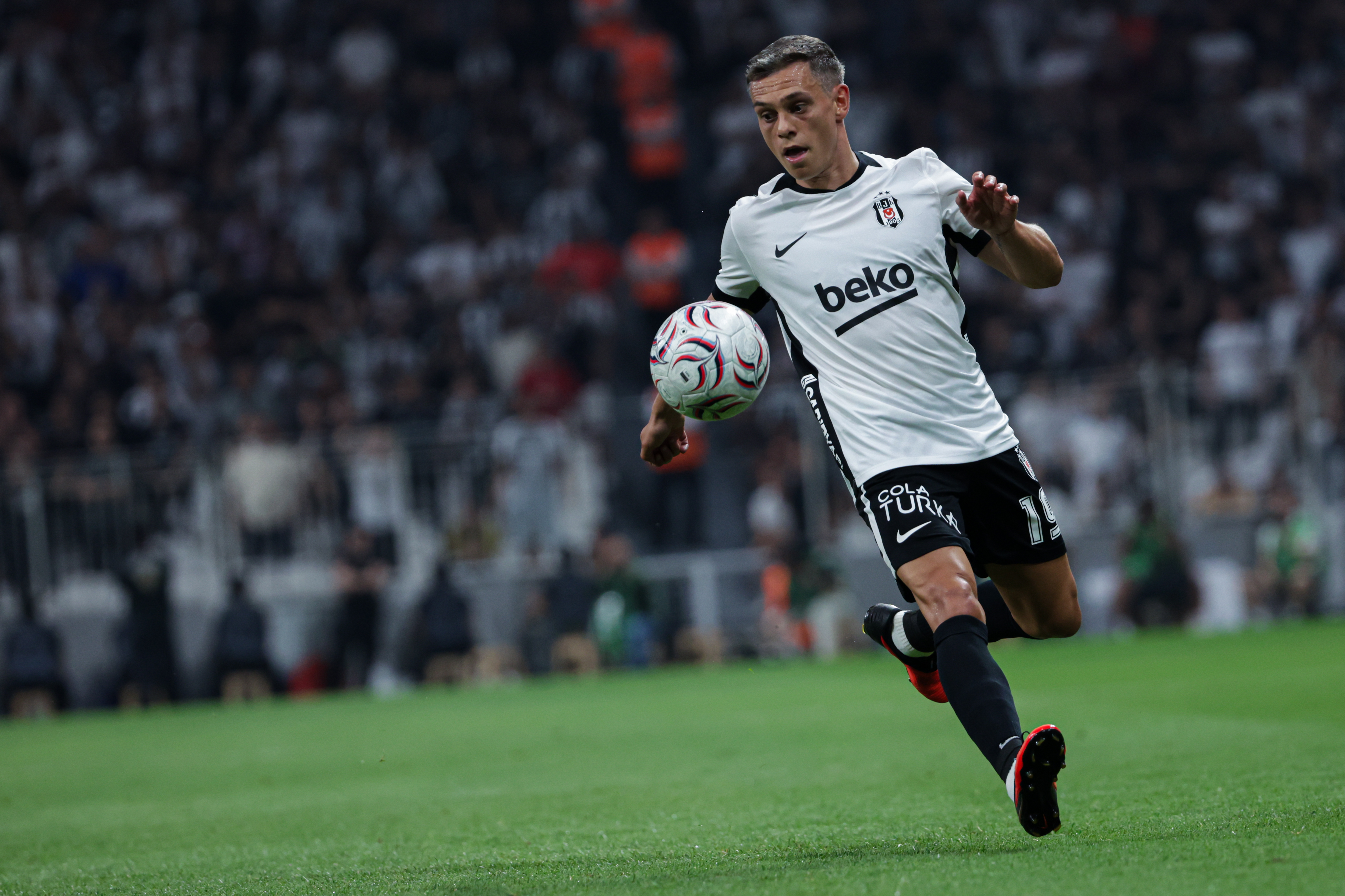 Leandro Trossard, Beşiktaş'taki ilk maçında galibiyetle tanıştı