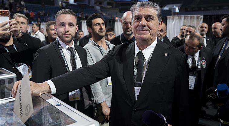 Beşiktaş Genel Kurulu'nda Oy Verme İşlemi Tamamlandı