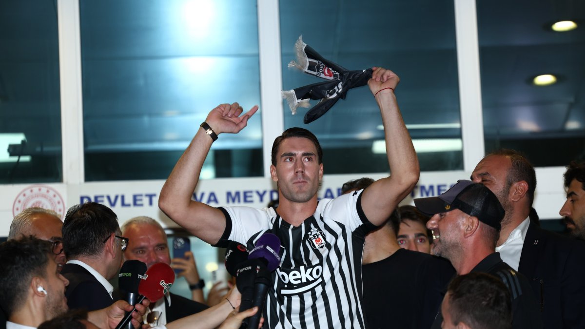 Beşiktaş, Dusan Vlahovic ile 3 yıllık sözleşme imzaladı