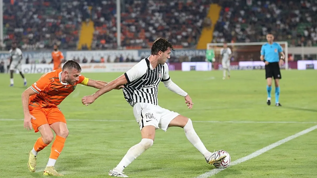 Beşiktaş, Alanyaspor'a Mağlup Oldu: Hakem Kararları Tartışma Yarattı