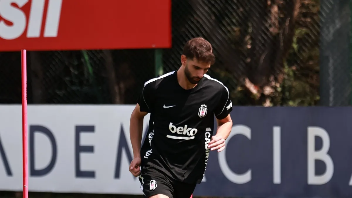 Beşiktaş'ta Ümit Akdağ, Takımla İlk Antrenmanına Çıktı