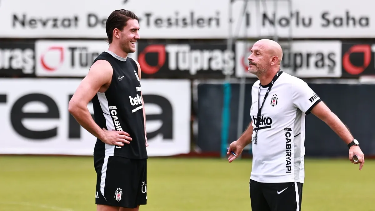 Beşiktaş, Dusan Vlahovic ile UEFA Kadrosunu Güncelledi