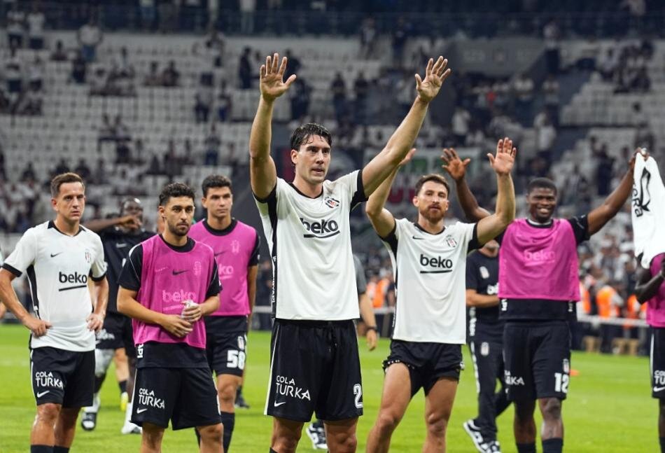 Beşiktaş'ta Sağ Kanat ve Orta Saha Bekleyişi! 4 Milyon Euro Teklif