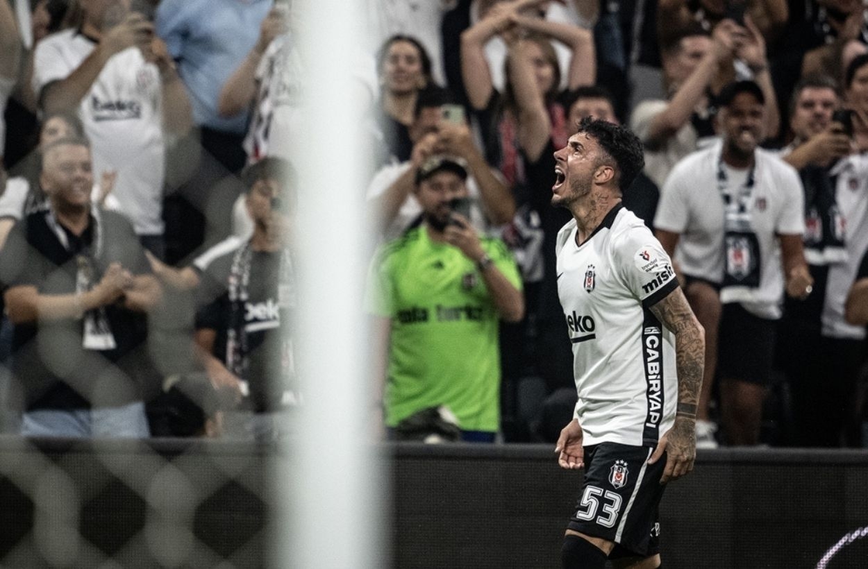 Emirhan Topçu, Beşiktaş'ın Erzurumspor zaferinde parladı!
