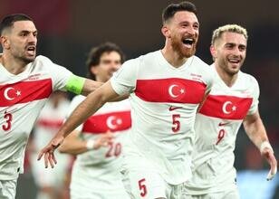 Beşiktaş, Salih Özcan'ı Bonservissiz Transfer Etmeyi Planlıyor