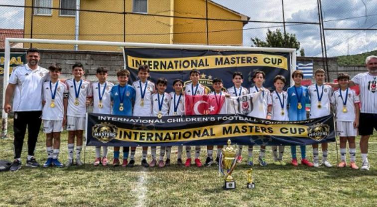 Beşiktaş U12 Takımı, Makedonya'da Namağlup Şampiyon Oldu