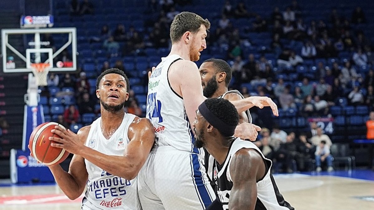 Anadolu Efes, Beşiktaş GAİN'i 89-80 mağlup etti