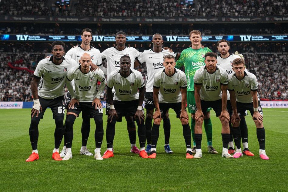 Beşiktaş, Çorum FK'ya karşı 6-0 kazanarak derbi öncesi mesaj verdi