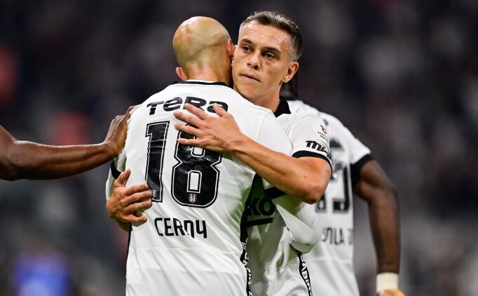 Leandro Trossard, Belçika'nın antrenmanında takımla çalıştı