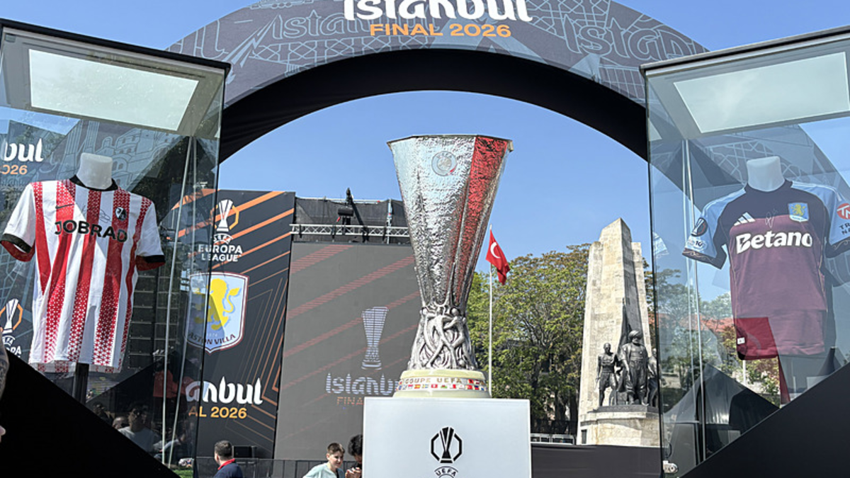 İlhan Mansız, UEFA Avrupa Ligi Kupasını Beşiktaş'a Getirdi