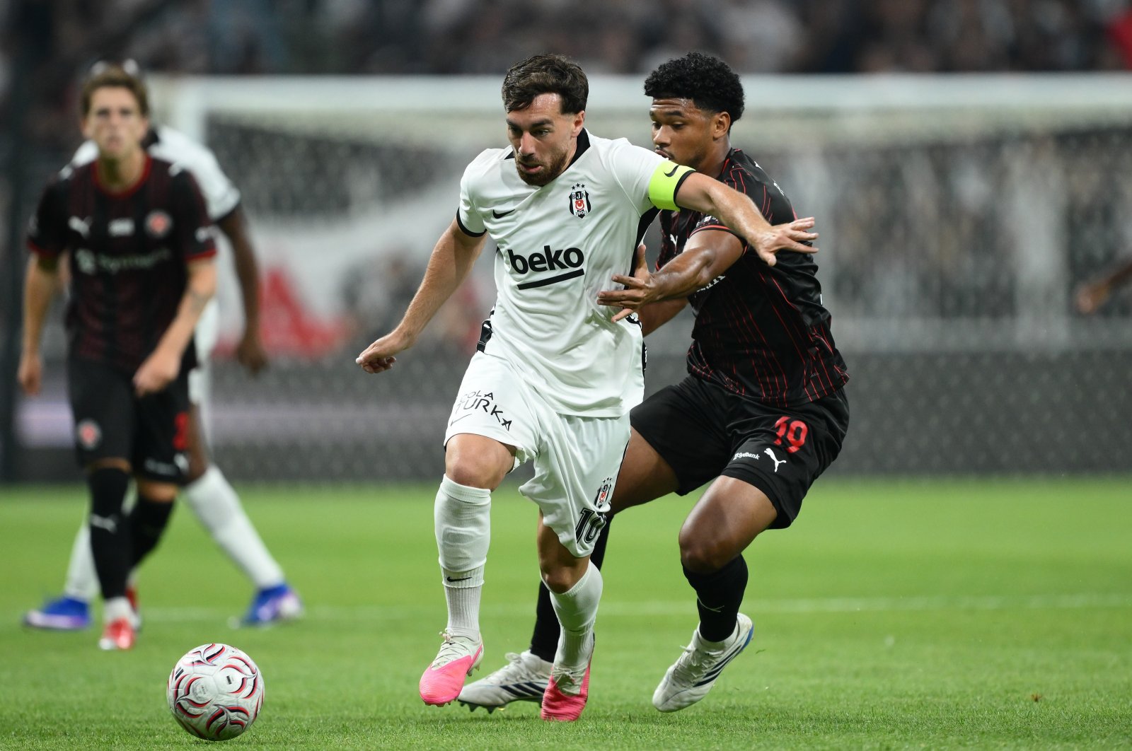 Beşiktaş, Midtjylland ile Avrupa Ligi'nde avantajı korumak istiyor