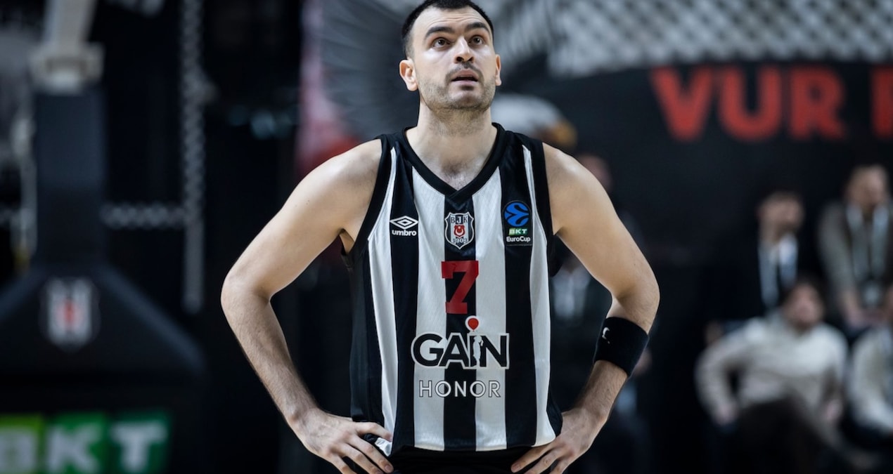 Yiğit Arslan Beşiktaş'a veda etti: 'Hepinizi çok sevdim'