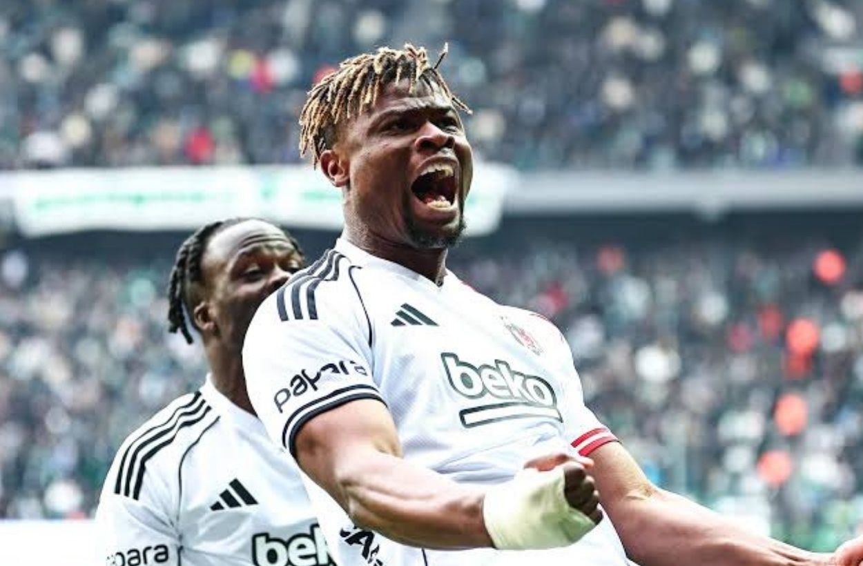 Beşiktaş, Erzurumspor'u 3-0 Geçti: Agbadou'dan Taraftara Övgü