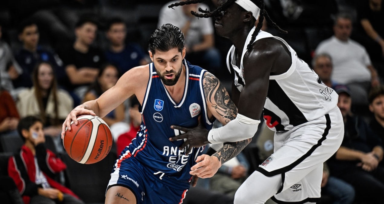 Anadolu Efes, Beşiktaş'ı 95-81 ile geçerek sezona galibiyetle başladı