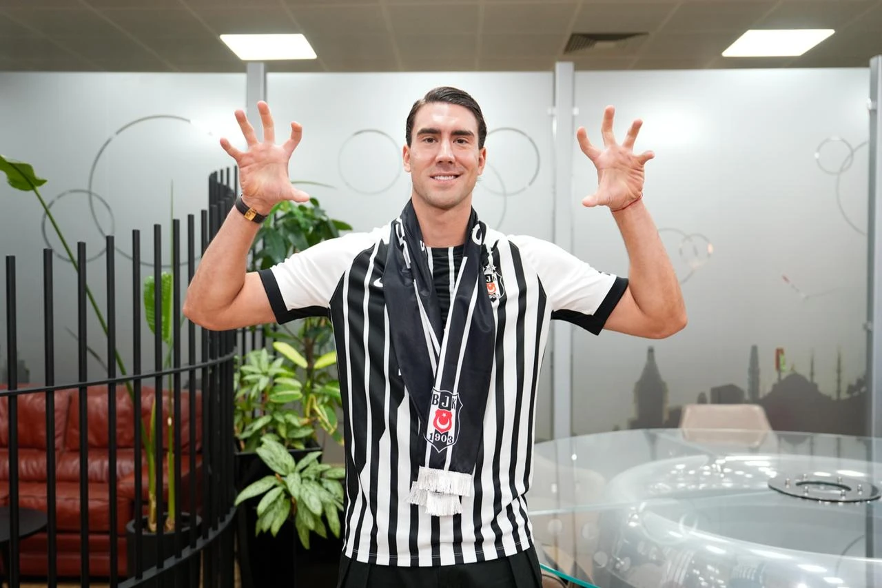 Beşiktaş, Dusan Vlahovic ile 3 yıllık sözleşme imzaladı