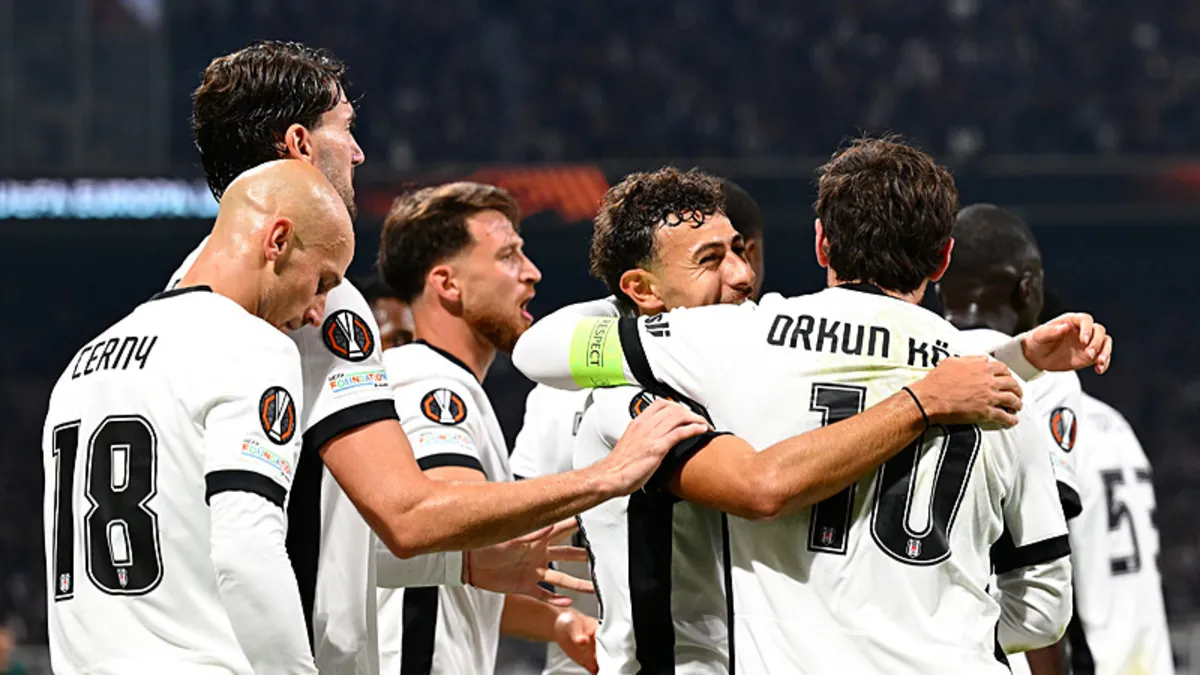 Beşiktaş'ta Forma Rekabeti Kızıştı: 4 Aday 2 Forma İçin Yarışıyor