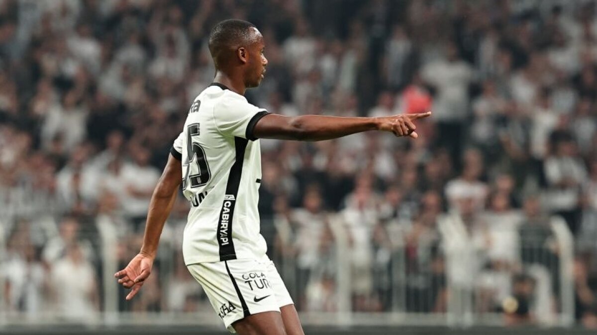Beşiktaş'ta Tiago Djalo Sakatlandı, Emmanuel Agbadou Oyuna Girdi