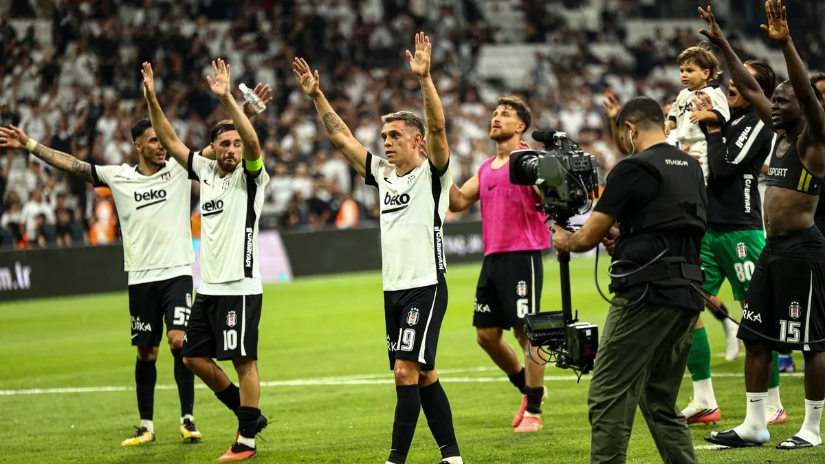 Beşiktaş, Hradec Kralove'yi 2-0 geçerek tura yükseldi!