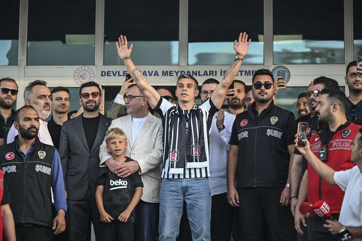 Beşiktaş, Arsenal'dan Leandro Trossard'ı 18 milyon euroya transfer etti