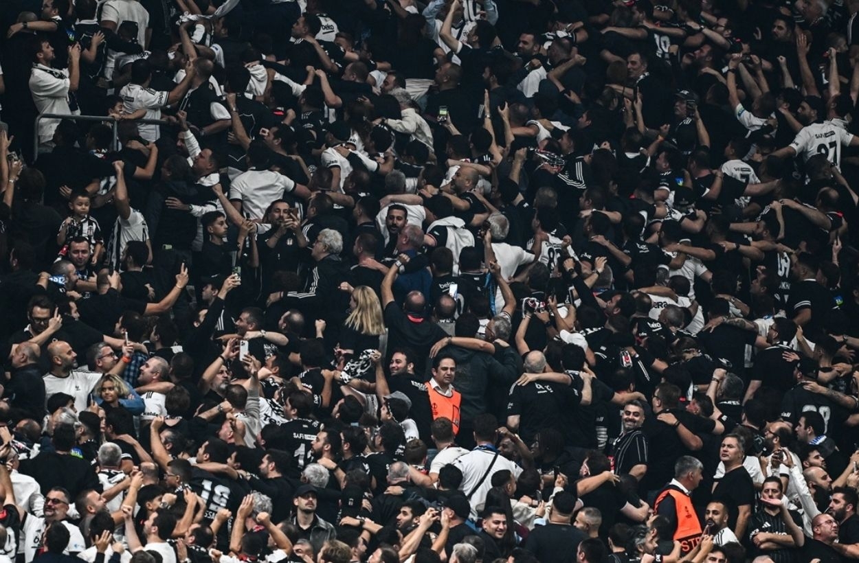 Beşiktaş'tan Marsilya'ya 4-1'lik tarihi zafer: Taraftar coşkusu gündeme geldi